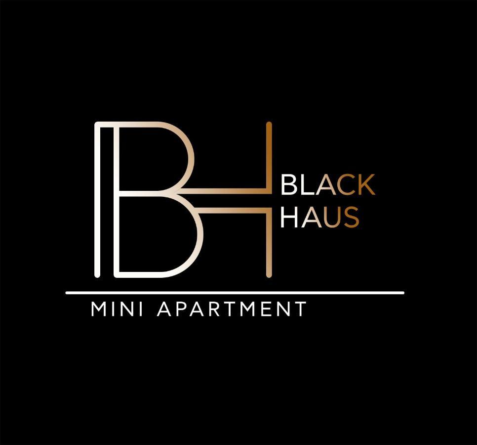 Blackhaus Young Mini Thessaloníki Exteriör bild