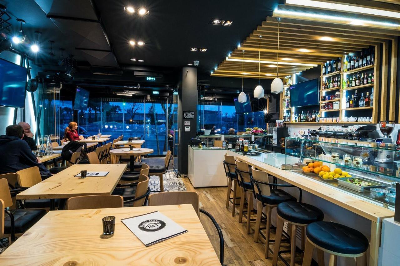 Blackhaus Young Mini Thessaloníki Exteriör bild
